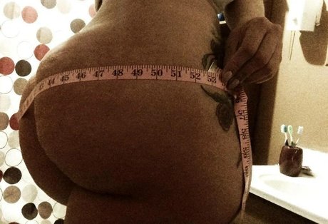 Avi Berri xxxモデル 画像