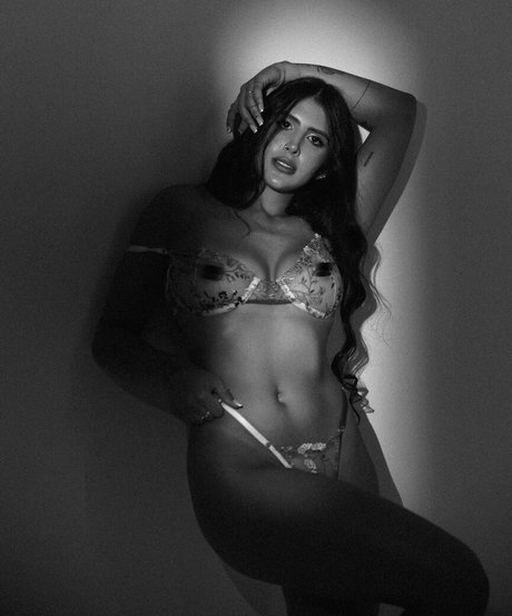 Maria Jose Vargas ポルノスター 独占 写真