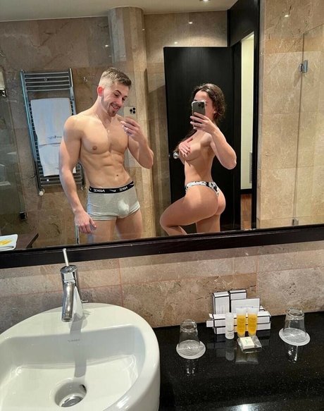 Andrea Rojo RedMil ポルノモデル 画像