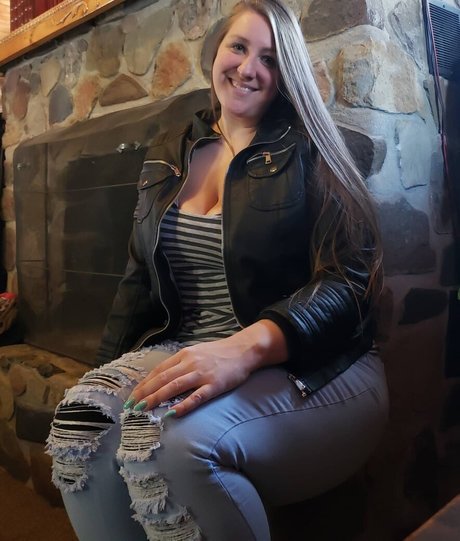 Caityy Cakesss ポルノスター 裸 ギャラリー