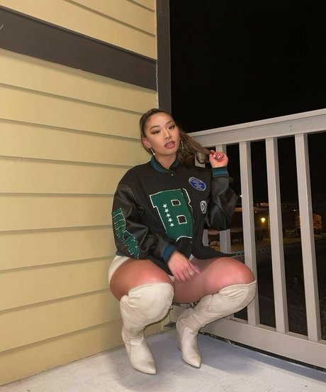 Kimberly Nguyen ポルノスター 美しい ギャラリー