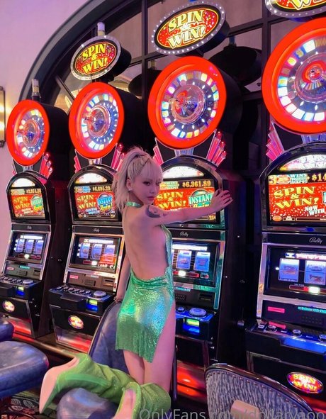 dollaryaoo エロティック女優 写真