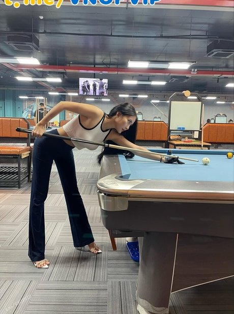 Pong Kyubi エロティックなモデル 写真