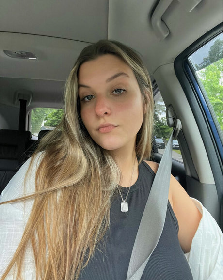 Lorraine De Souza かわいいスター 写真