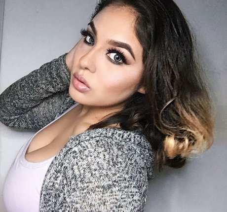 Esmeralda Quintero 美しいモデル 写真