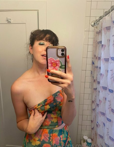 Lotion Wizard ヌードのポルノスター 写真