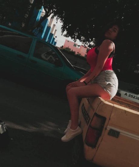 Kimberly Hdeez ポルノモデル 画像