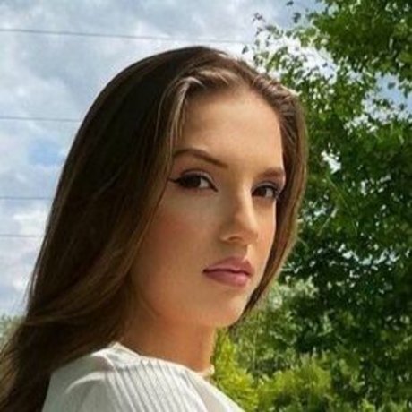 Anjelika R profile image