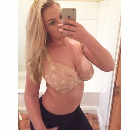 Annaliese Gann 美しいスター 写真