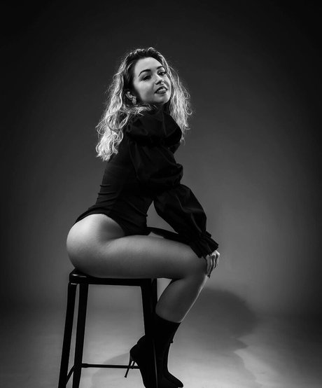 Fanny dbs アート女優 画像