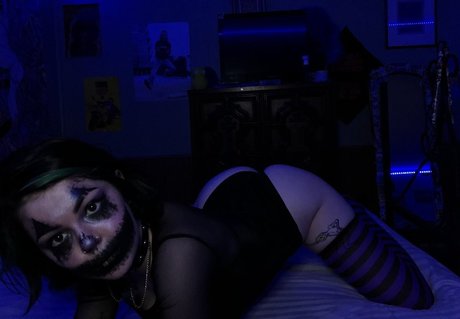 20歳のOnlyFans エロチック 画像