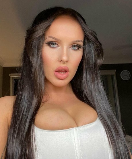 Tayla Cooper 完璧な女優 画像