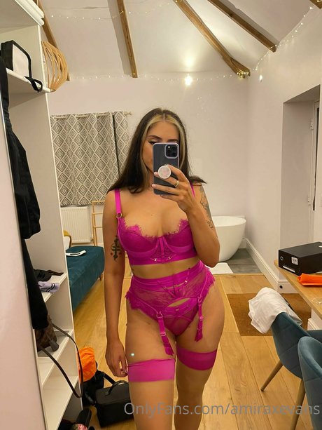 Amira Evans 完璧なスター 写真