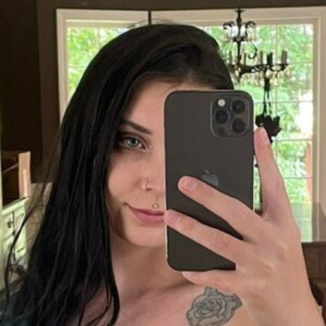 Esdeath ポルノスター エロティック 写真