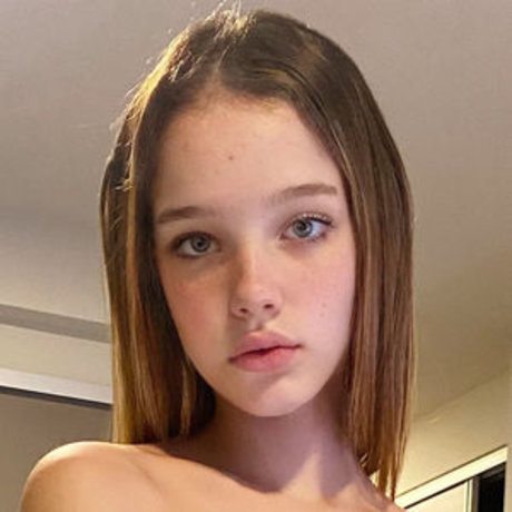 itsprincesschloe かわいいスター 写真