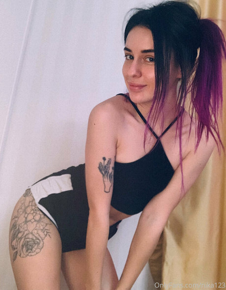 Nika123 完璧な女優 写真