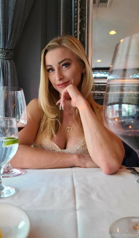 Kari Nautique 美しい女優 画像