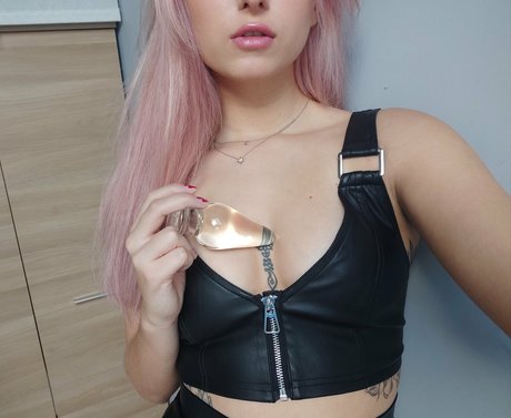Mad Tiny Kitty ホット女優 画像