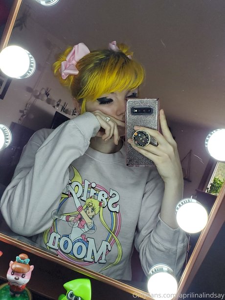 ショートヘアのティーンズOnlyFans トップ 写真