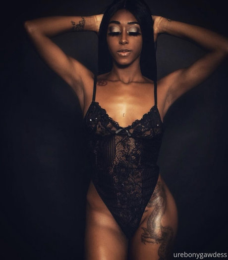 Aaliyah Ali 素敵なモデル 写真
