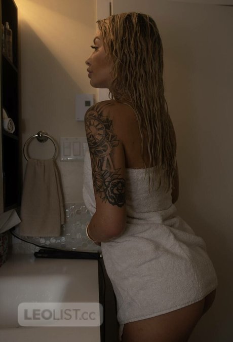 Elodie Baillargeon Roy 素敵なポルノスター 画像