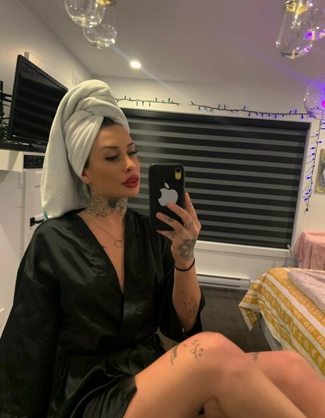 Elodie Baillargeon Roy 最高のモデル 画像