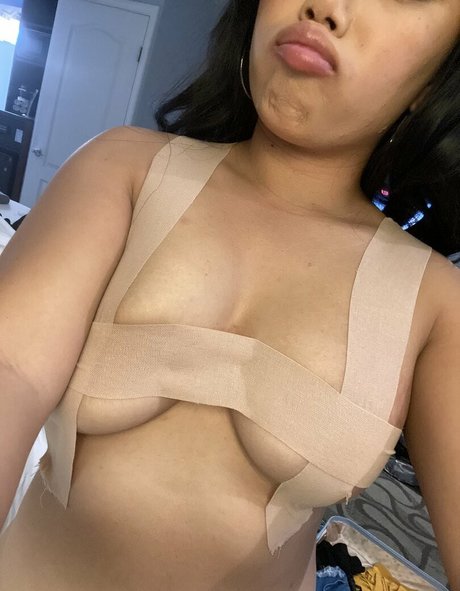 Bua Lotus セクシーモデル 写真