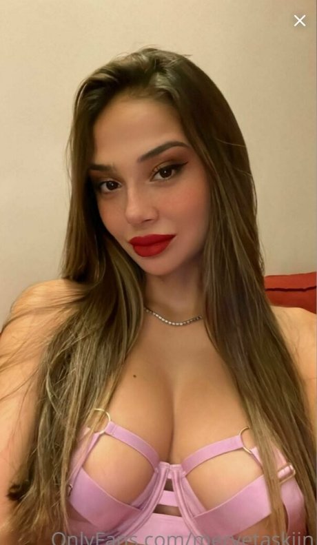 Merve Takn セクシーなスター 写真