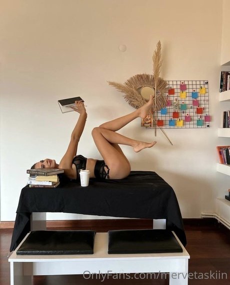 Merve Takn 無料のポルノスター 写真