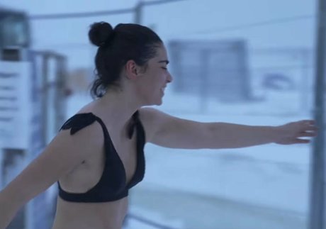 Jamie Chadwick 裸のスター 画像