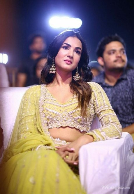Sonal Chauhan 独占モデル 写真