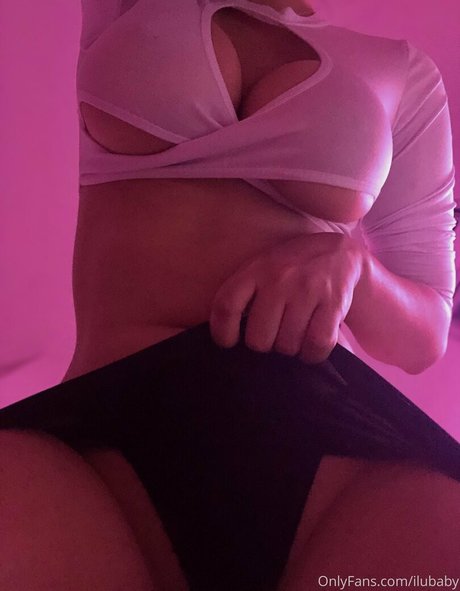 小さなお尻のOnlyFans ヌード 画像