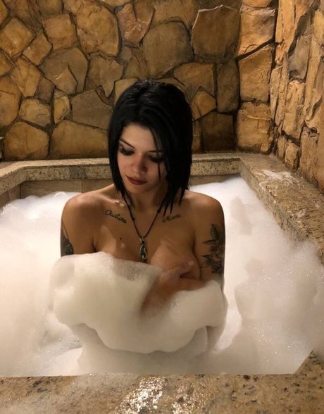 Paula Madrigal モデル 写真