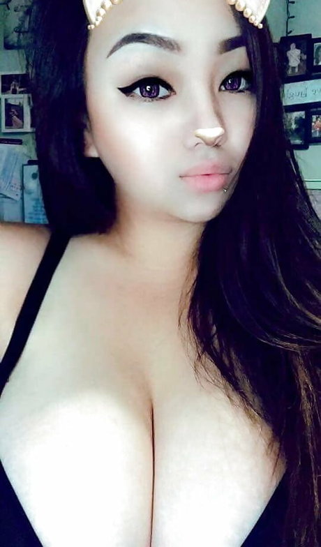 emily vue ヌードのポルノスター 写真