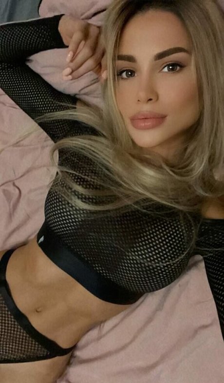 Anastasiya Timonina アートスター ギャラリー