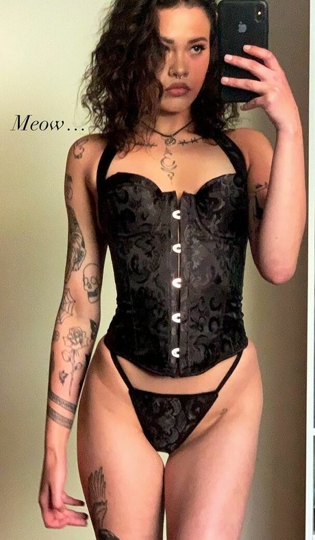 shakirareeve エロティックモデル 画像