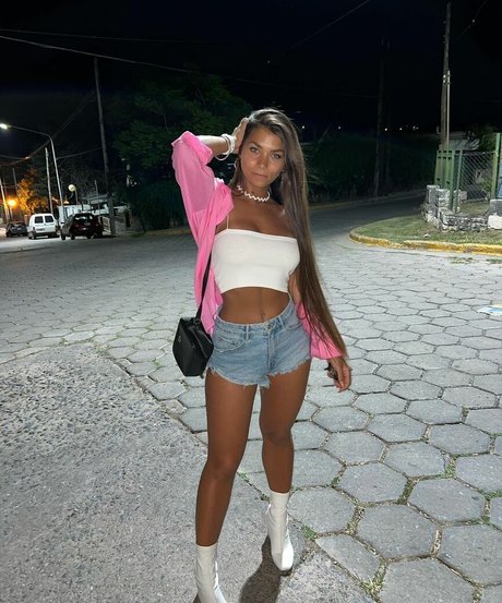 Valentina Grant ポルノスター トップ 写真
