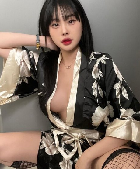 Eunhye Kim エロティックモデル ギャラリー