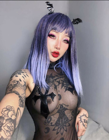 Yenny Zhao xxxモデル 画像