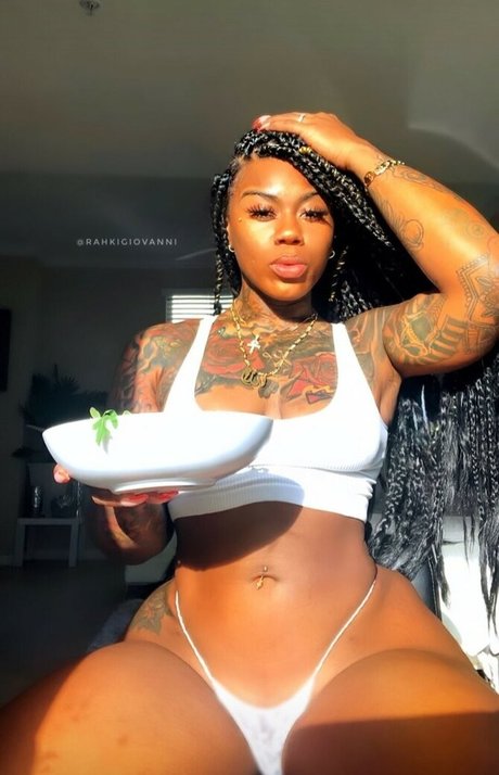 Rahki Giovanni ポルノスター HD 写真