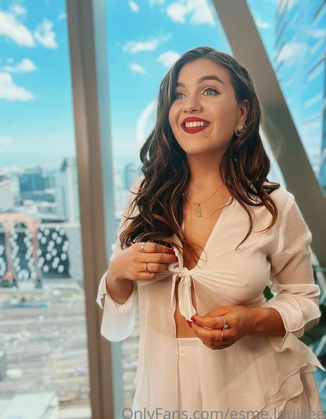 Esme Louise James 美しいモデル 画像