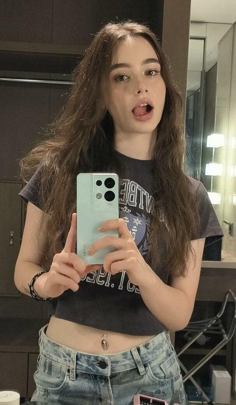 Dasha Tarab ポルノモデル 画像