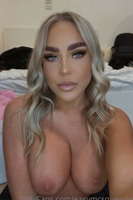 Easymcsqueezie 独占女優 画像