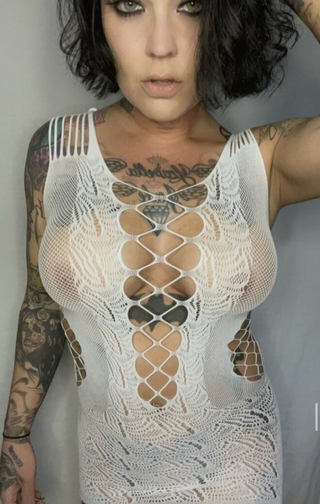 Ms Gunn ヌードモデル 画像