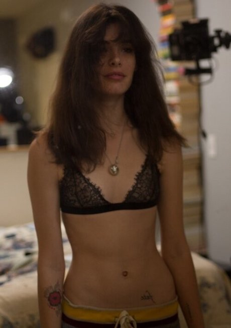 Carly Foulkes エロティックなモデル 写真