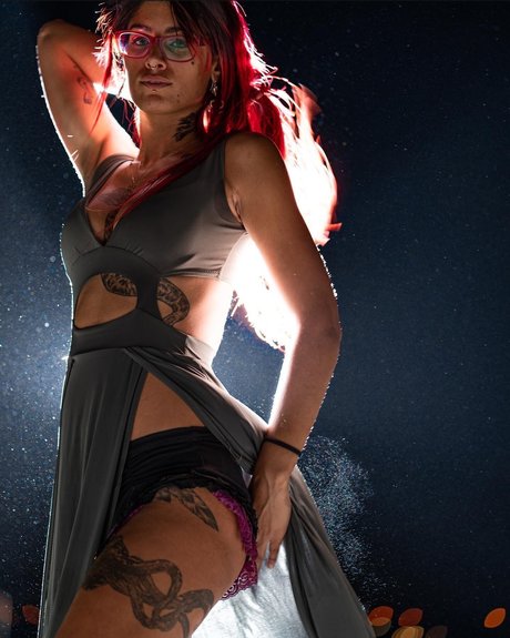 Phenom Fatal セックスモデル 写真