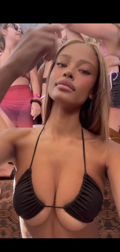 Vinetrria Vinetria セクシー女優 写真