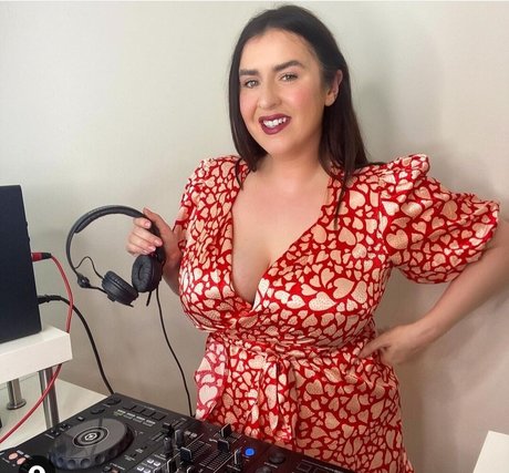 Suzie Mac セックスポルノスター アーカイブ