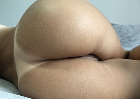 SavannahIvy ポルノモデル 写真