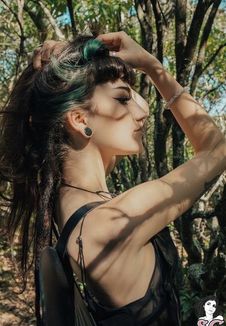 Lunathefairyy 美しいモデル 写真